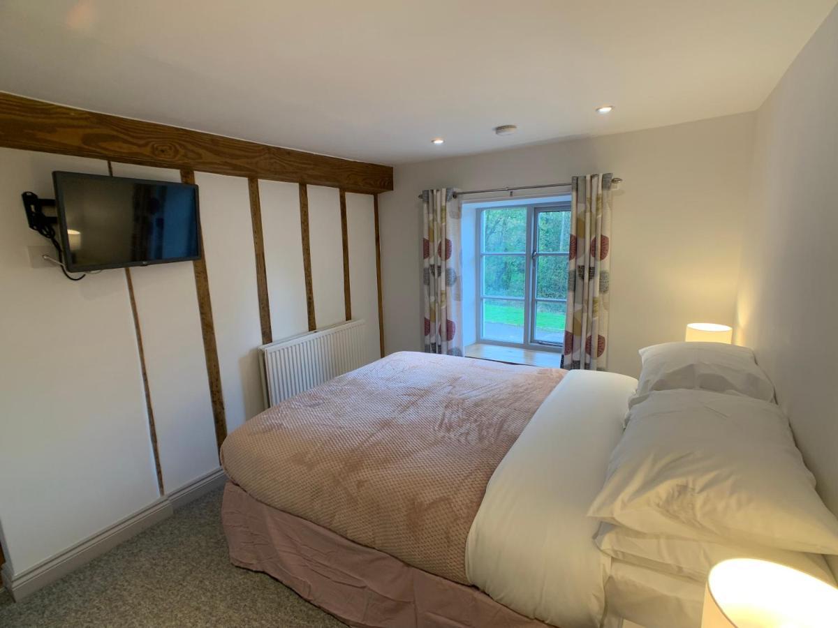 Swan House Tea Room And Bed & Breakfast Lydney Bagian luar foto