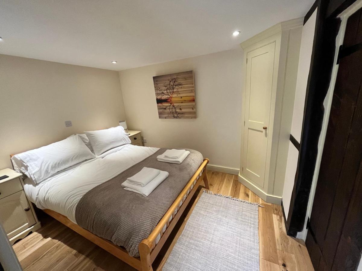 Swan House Tea Room And Bed & Breakfast Lydney Bagian luar foto