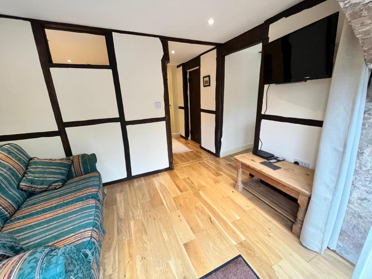 Swan House Tea Room And Bed & Breakfast Lydney Bagian luar foto